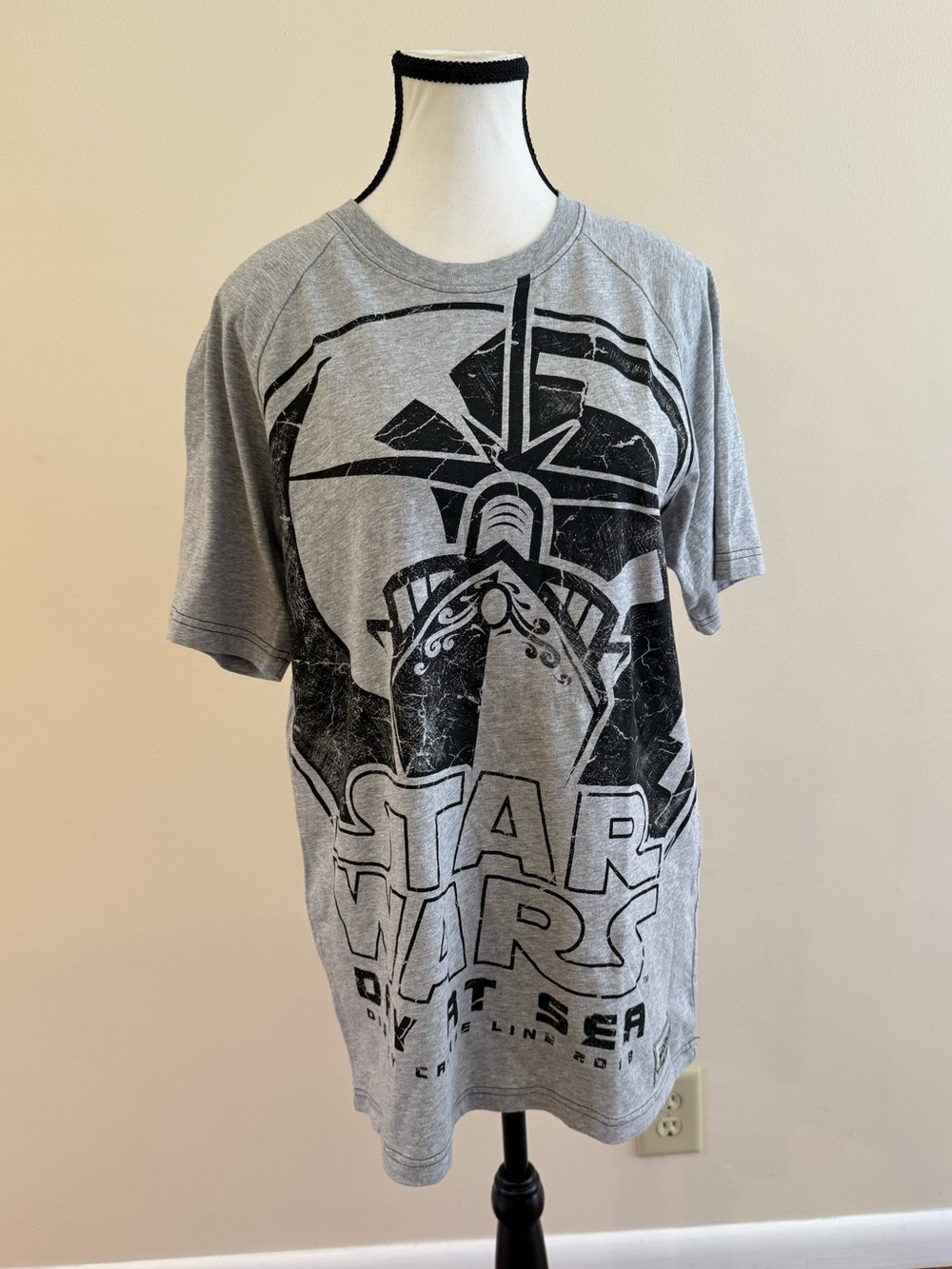 Disney Cruise Line / Star Wars Gray Graphic Tee size small